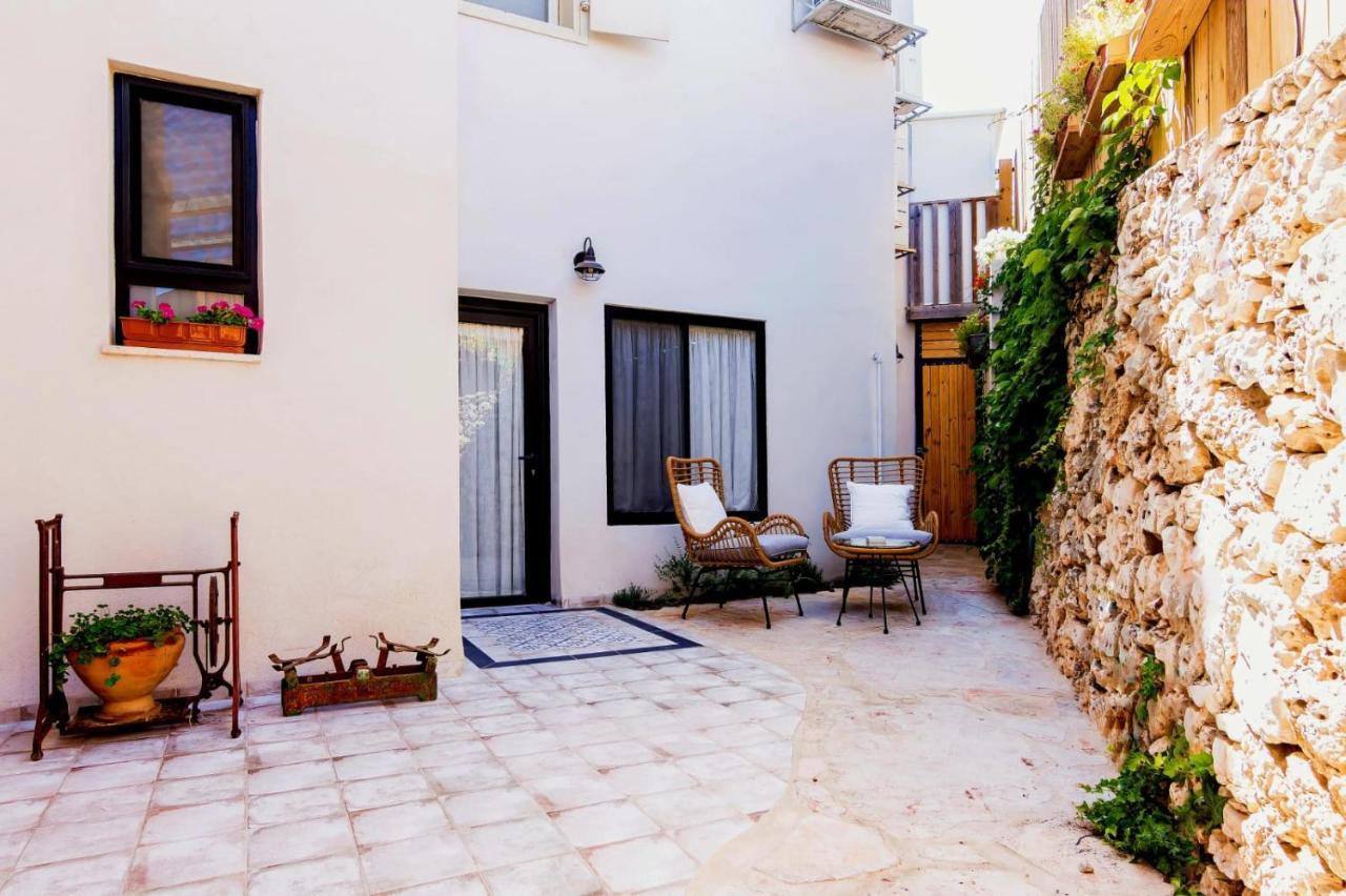Jabotinsky 37 Bed & Breakfast Zikhron Ya'akov Exterior photo